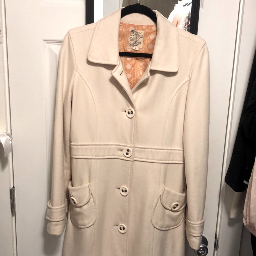 Cream/White Wool Coat